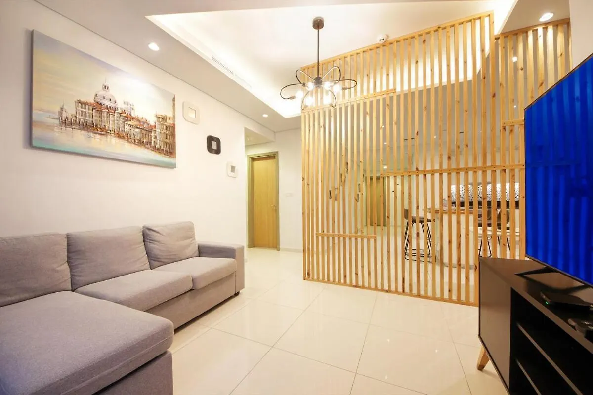 Luxury 2Br Paramount Apt Balcony With Pool And Gym Dubai United Arab Emirates