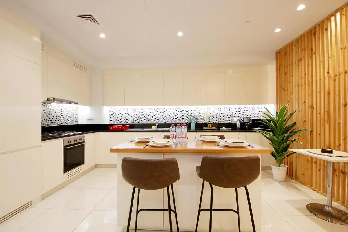 Luxury 2Br Paramount Apt Balcony With Pool And Gym Dubai 0*,